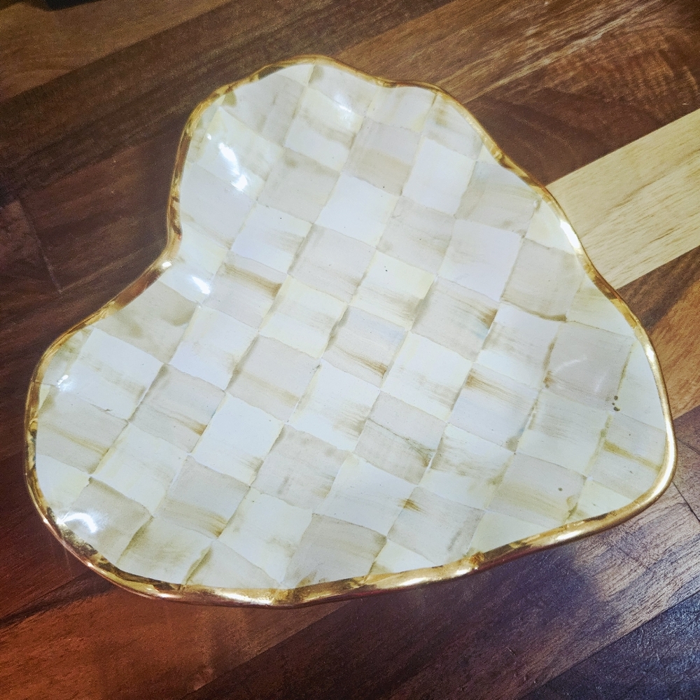 Parchment Check Heart Fluted Plate Featuring Gold Trim